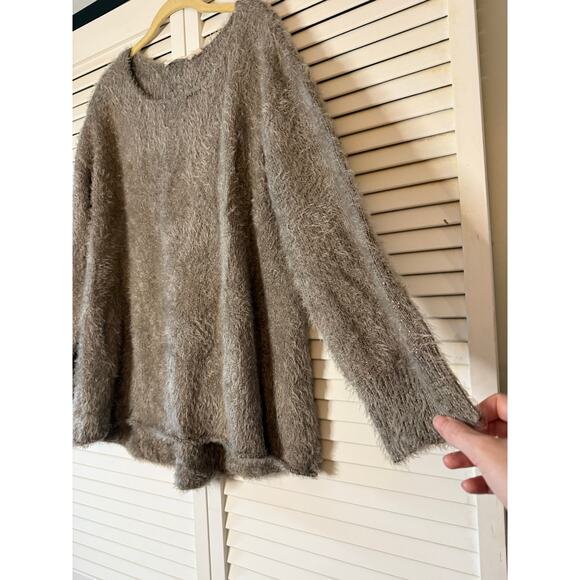 Soft Surrounding Fuzzy Gray Metallic Long Sleeve Sweater Sz M - Picture 3 of 7
